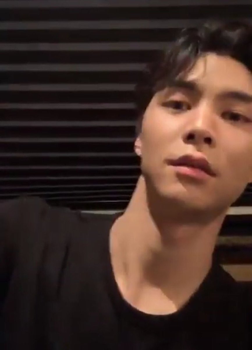 jae1l_'s tweet image. 저화질의 John나 잘생긴 쟈니 타래