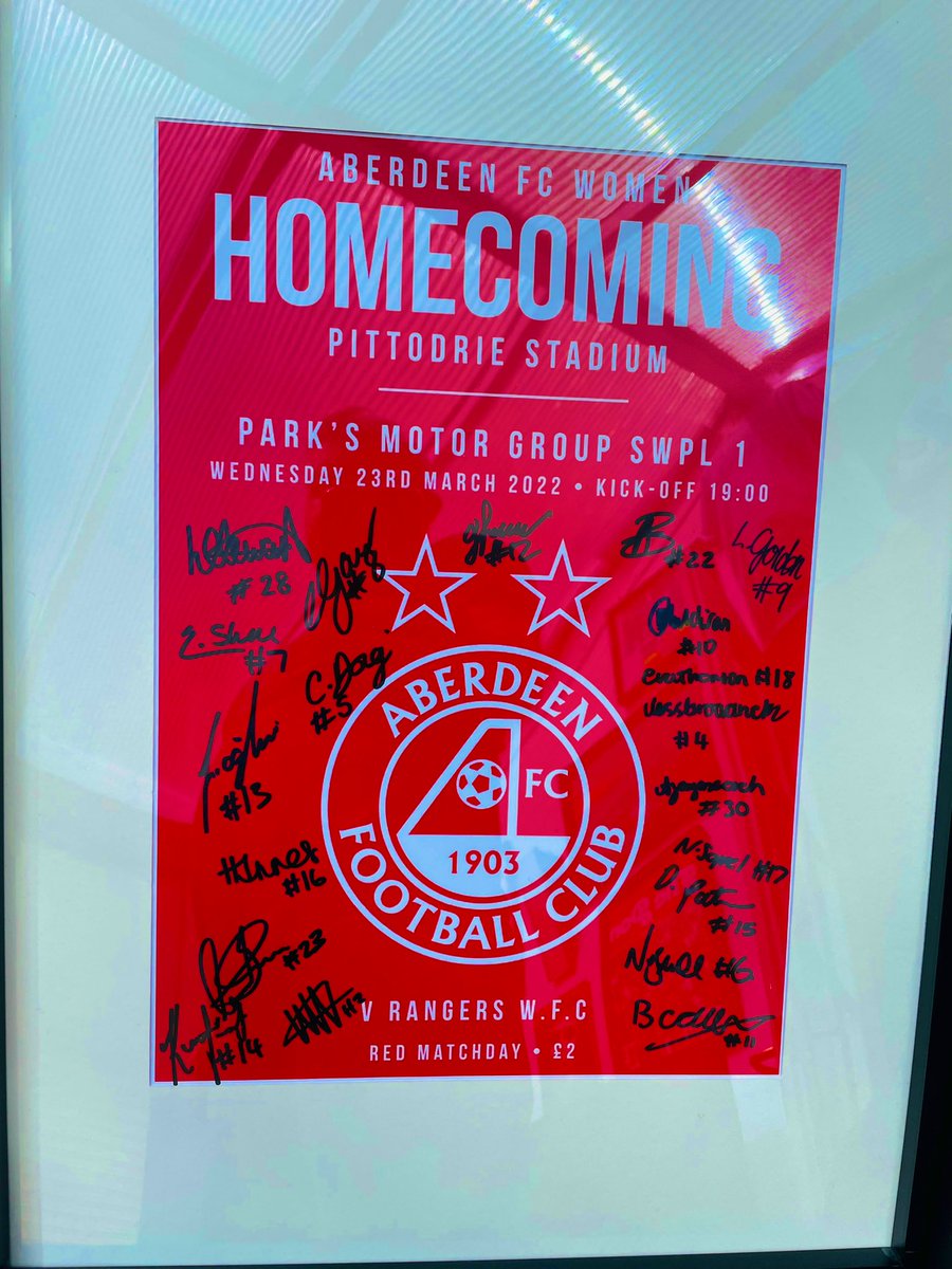 MarkGordonMedia's tweet photo. Cheers to @AberdeenWomen for this gift marking the end of another memorable season. Not so thankful for the hangover yesterday though. #OneTeamAFCW ❤️ https://t.co/N1ASVY3mD2