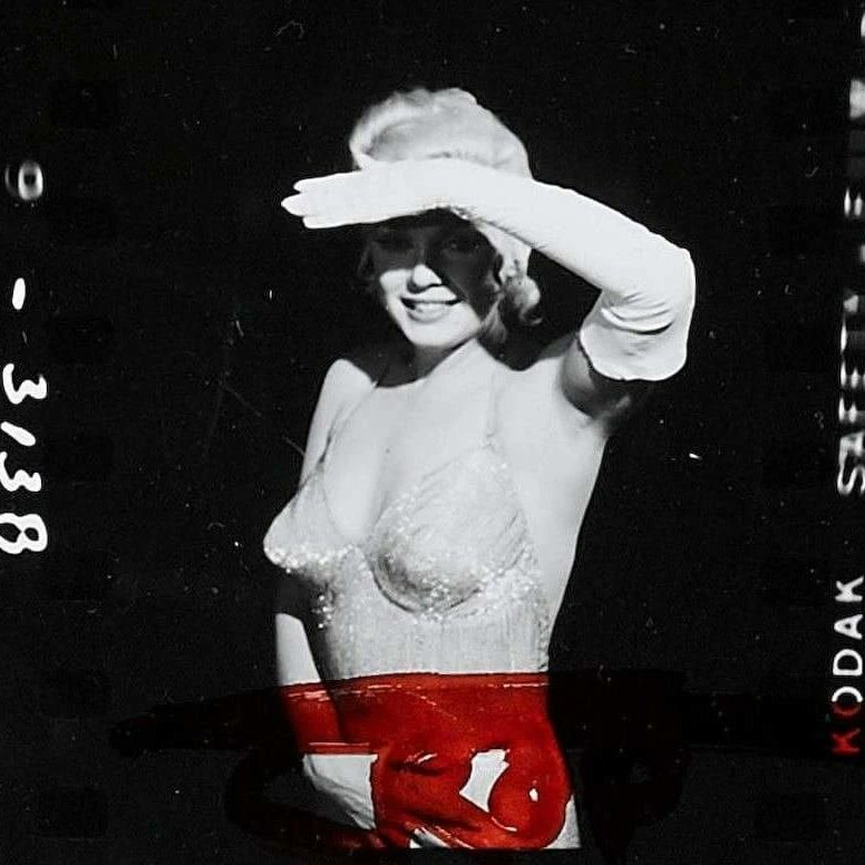 Clubpassionmar2's tweet photo. Bonne journée de dimanche.
Have a sweet Sunday.
#soutienukraine #marilyn #marilynmonroe #LML #letsmakelove #lemilliardaire #clichépub #publicityshot #richardavedon https://t.co/OQgLLejFGN
