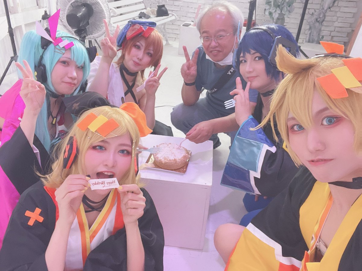 本日ボカロのマジカルミライあわせで、誕生日をサプライズでお祝いしてもらいました😭🙏✨
本当に幸せすぎた………みなさま優しすぎて……ありがとうございました(´；ω；｀)