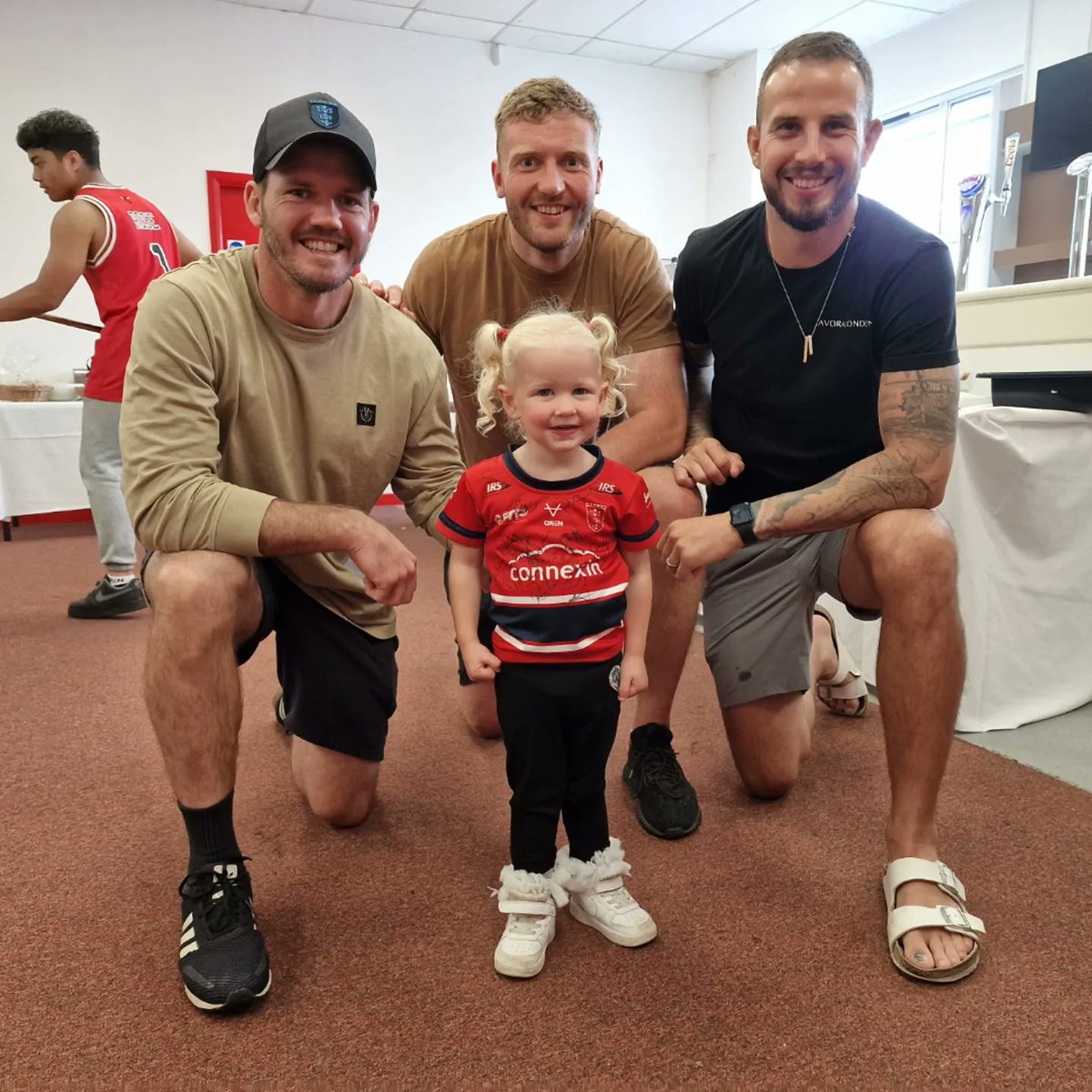 matt7678's tweet photo. Thankyou to @hullkrofficial my daughter loved her time with you and won't take off her signed shirt https://t.co/c2YNmId1Xq