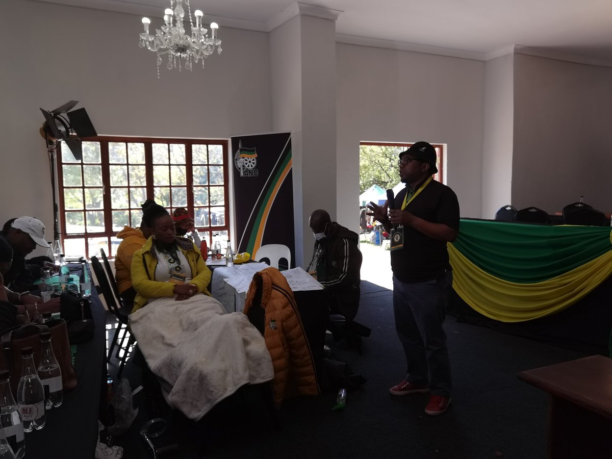 ANCJHB's tweet photo. [In pictures]
Commissions underway, (organizational renewal commission) led by newly elected regional secretary Cde @Sasabona and his deputy secretary Cde @Loyiso_Masuku

#ANCJoburgRegion
#ANCJHB22 https://t.co/s51ly2yCvQ