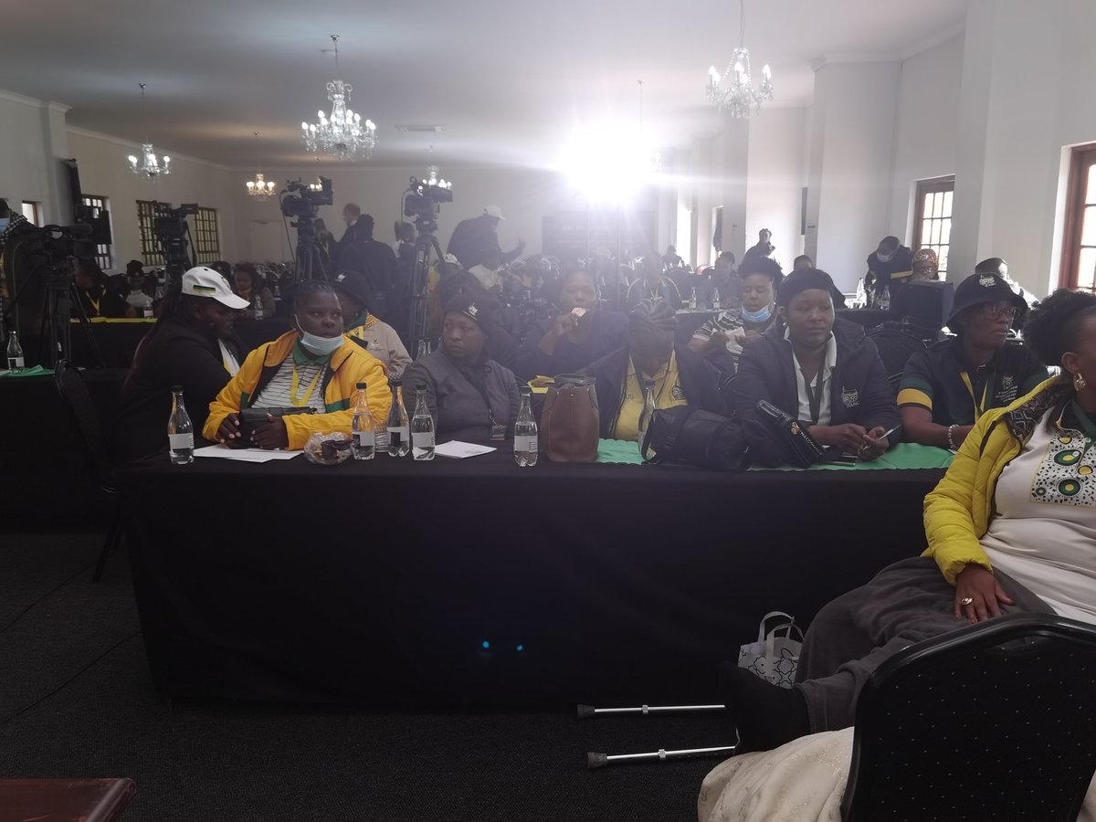 ANCJHB's tweet photo. [In pictures]
Commissions underway, (organizational renewal commission) led by newly elected regional secretary Cde @Sasabona and his deputy secretary Cde @Loyiso_Masuku

#ANCJoburgRegion
#ANCJHB22 https://t.co/nuZTJfQwct