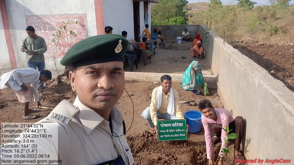 AnupamSharmaIFS's tweet photo. #EnvironmentDay

Sendhwa Forest Division undertook an initiative to setup 64 पोषण वाटिका in 64 आंगनवाड़ी of 64 Beats, to be a part of addressing the issue of malnutrition in the region which disproportionately impacts women &amp; children.

@CMMadhyaPradesh
@MinForestMP
@byadavbip https://t.co/P49SRz3Ggl