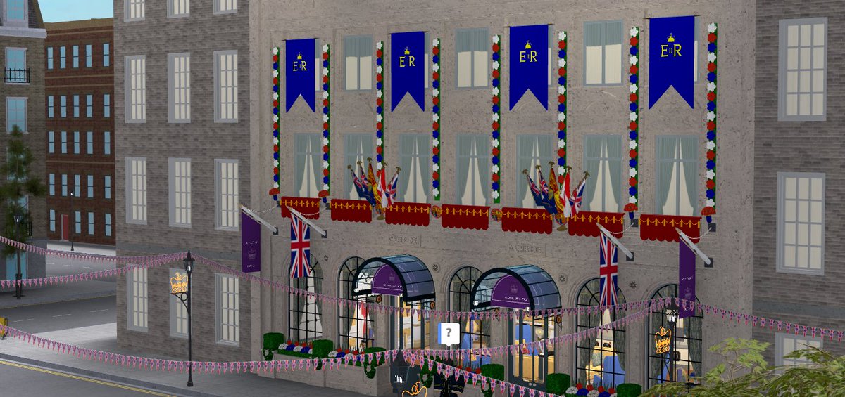 mascak8's tweet photo. Lovely platinum jubilee decorations at @WindsierRBX. https://t.co/A9EDBq75og