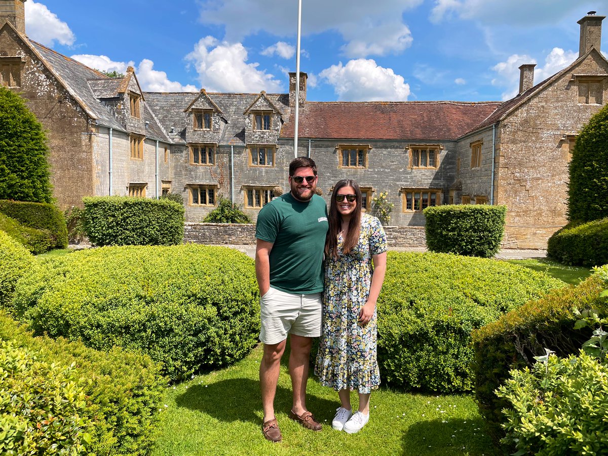 ARAG_91's tweet photo. Wholesome platinum jubilee weekend in the South West with family and friends 💛🇬🇧👑🥂🍾 #SundaySecrets https://t.co/FXXJs8xSp6