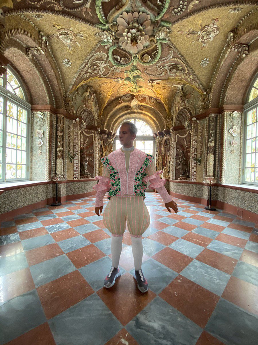 Personal #digitalfashion design for <a href="/danieltrbn/">Daniel Trabun</a> 
Baroquality and excessiveness of clothes that anyone can afford in digital space.
*reference to the fairy tale "New Dress of the King" by Hans Christian Anderson.
