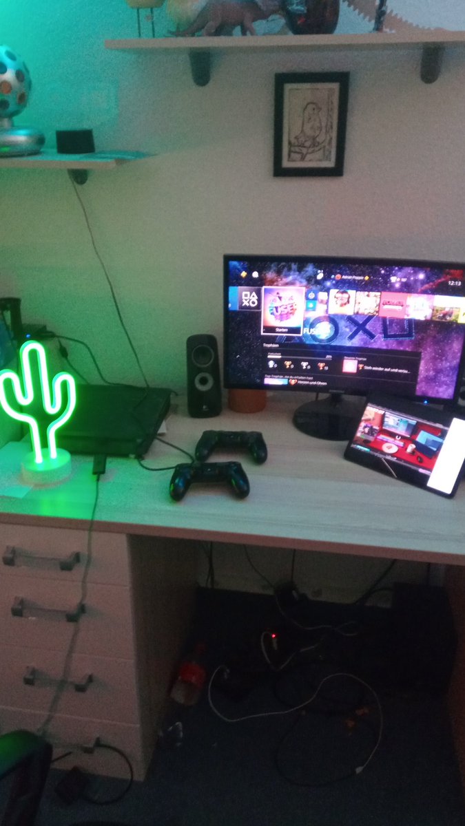 Poppie26206's tweet photo. Noch nie so schnell aufgeräumt #SetupForStan https://t.co/0hViVNXvdk