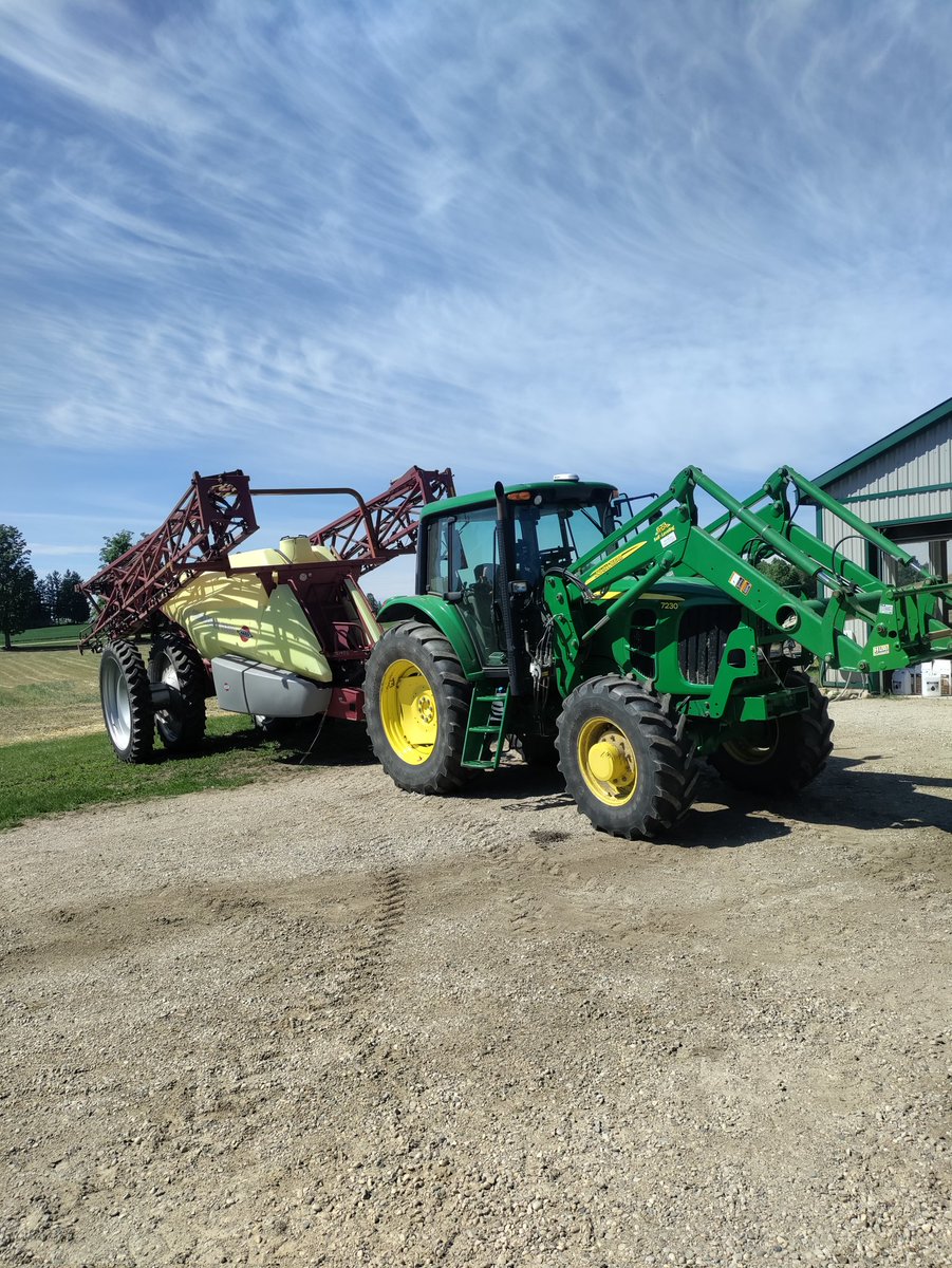 Fesstivities's tweet photo. I upgraded our sprayer, it's a bit bigger than what we need but the price was right. Unfortunately now I thing I have to upgrade the tractor. https://t.co/kbXj4RizS5