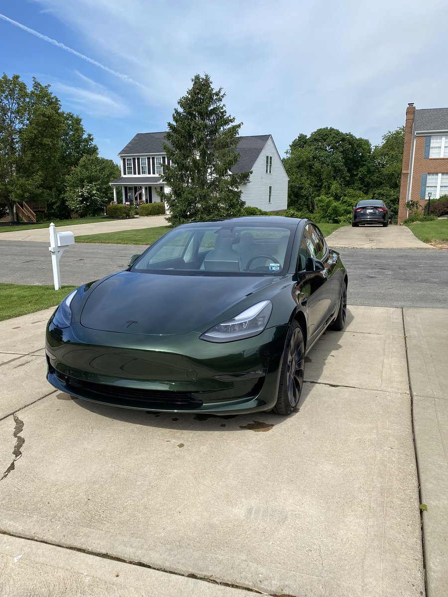 MilMileBattery's tweet image. How am I not going to take 100s of pics of this daily? 

So beautiful 😍 @elonmusk