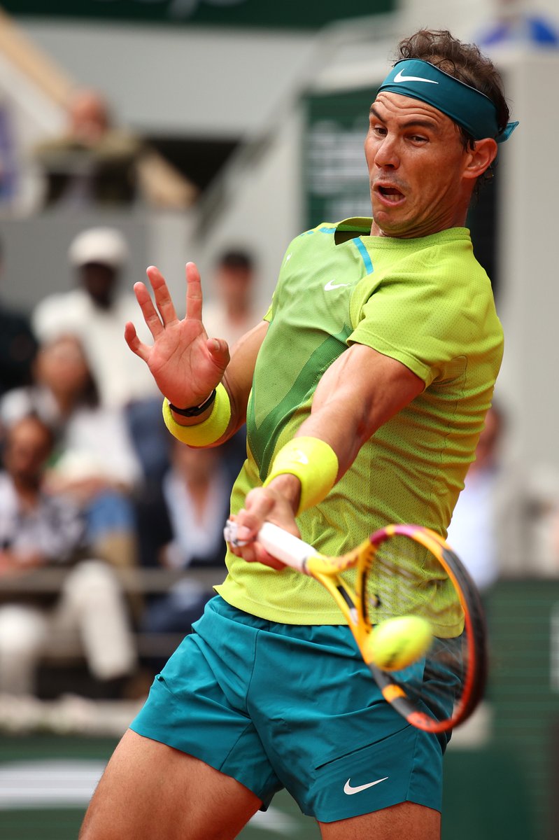 ESPNInsights's tweet photo. After going up 2 sets to 0, Rafael Nadal is:
- 12-0 in major finals (8-0 at French Open)
- 33-0 in major semifinals/finals
- 91-0 at the French Open
- 236-2 at all majors https://t.co/Imp98Sxpjb