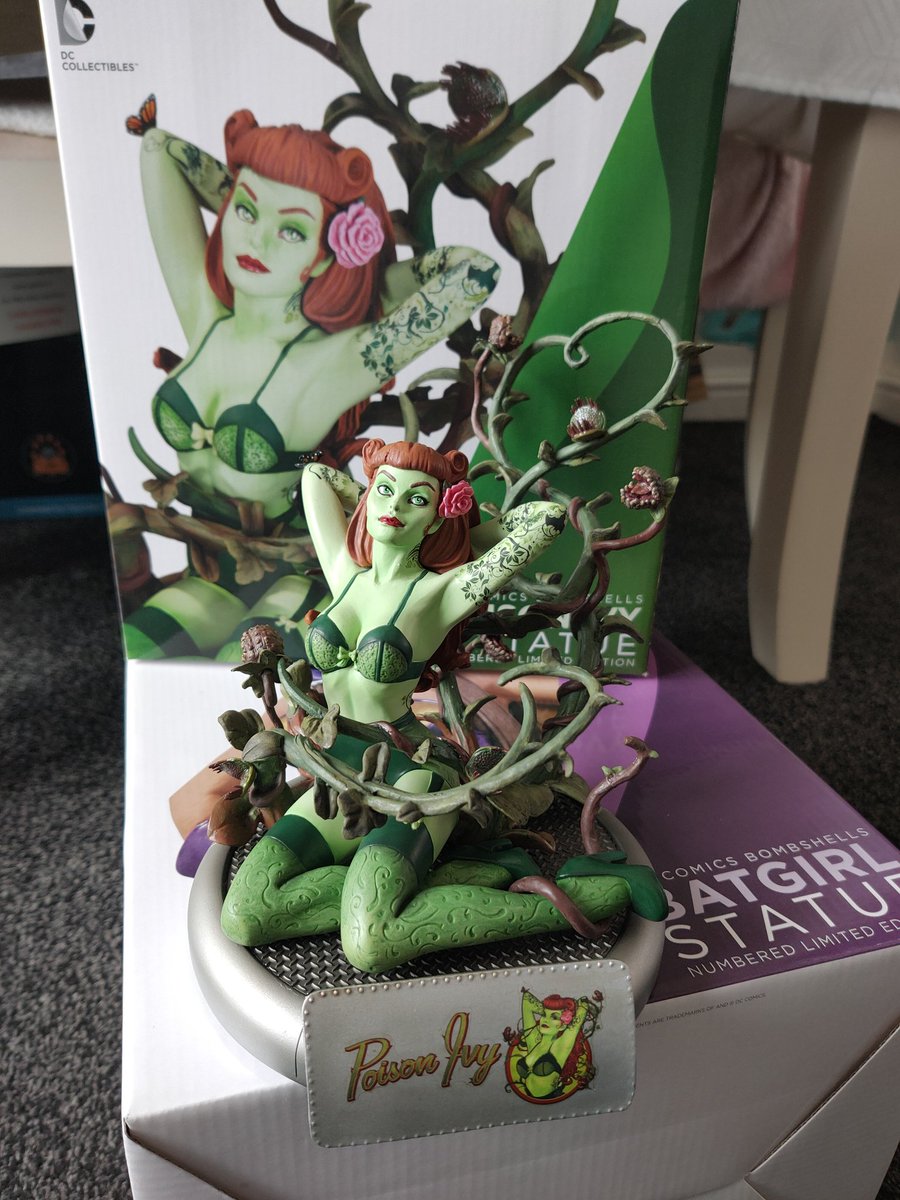 Neilbyrne's tweet image. All unboxed &amp;amp; ready to go in place
#DCBombshell #DCComics #HarleyQuinn #ZATANNA #Batgirl #PoisonIvy