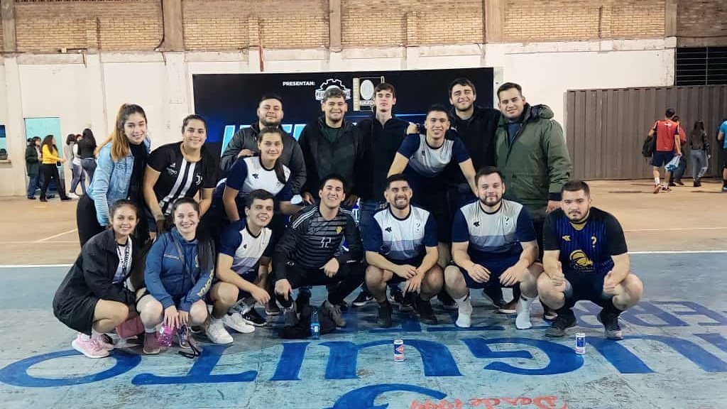 ExaPin's tweet photo. #ACTUALIZACION 
Comenzamos el campeonato con un tropezón en Handball Masc, pero hay que levantarnos. Derrota ante @LP_015CIC.
Las Chi se portaron y una vez mas consiguieron la victoria ante @013_jason 
 #730AM #InterCic2022 https://t.co/54lKWz6ene