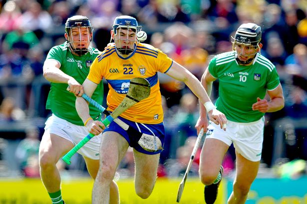 chriostoir_g's tweet photo. Hon the Banner!
#AnClar #CLAREvsLIMERICK
#MunsterHurlingFinal https://t.co/fK7FgJDYsA