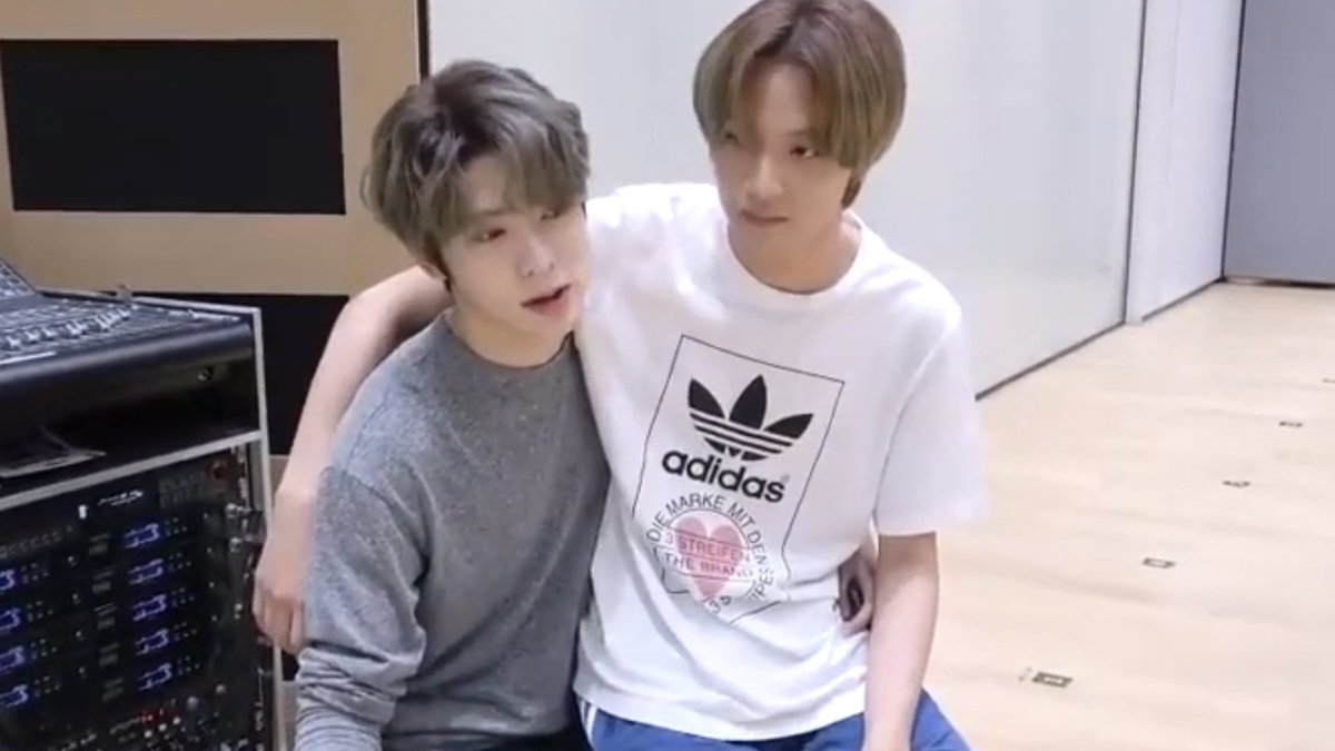 forvalentineboy's tweet photo. haechan is jaehyun’s baby 🥹☀️ https://t.co/w7itf4zIrs