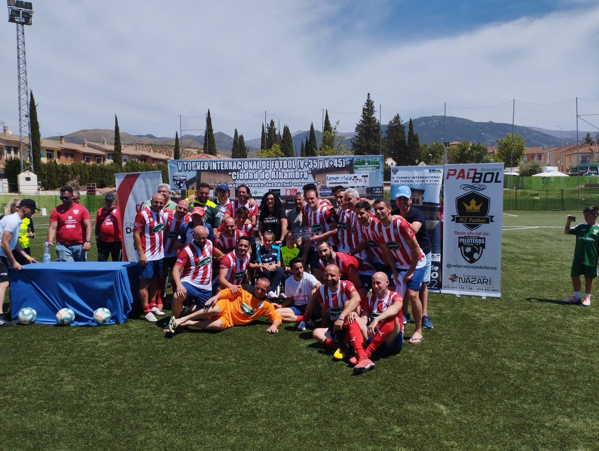UDCTOFICIAL's tweet image. Espectacular TROFEO ALHAMBRA del equipo de veteranos de nuestro pueblo.Han sido SUBCAMPEONES con un total de 105 equipos participantes, agradecer a la organización por este espectacular campeonato. El próximo año ahí estaremos!
EJEMPLO DE CONVIVENCIA

#graciasGranada
🟥⬜️🌈🟥⬜️🌈