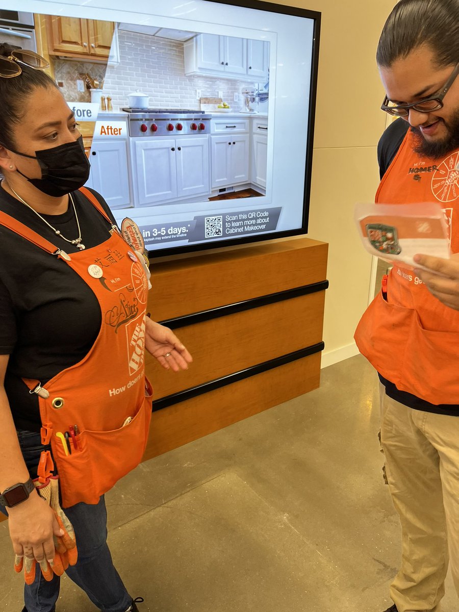 I asked Alice C. (D70) to find some associates who’d help pack down in millworks. Homer and Trey answered the call! Thank you Alice for honoring these 2 helpful associates with homer badges!! #1SFLRegion