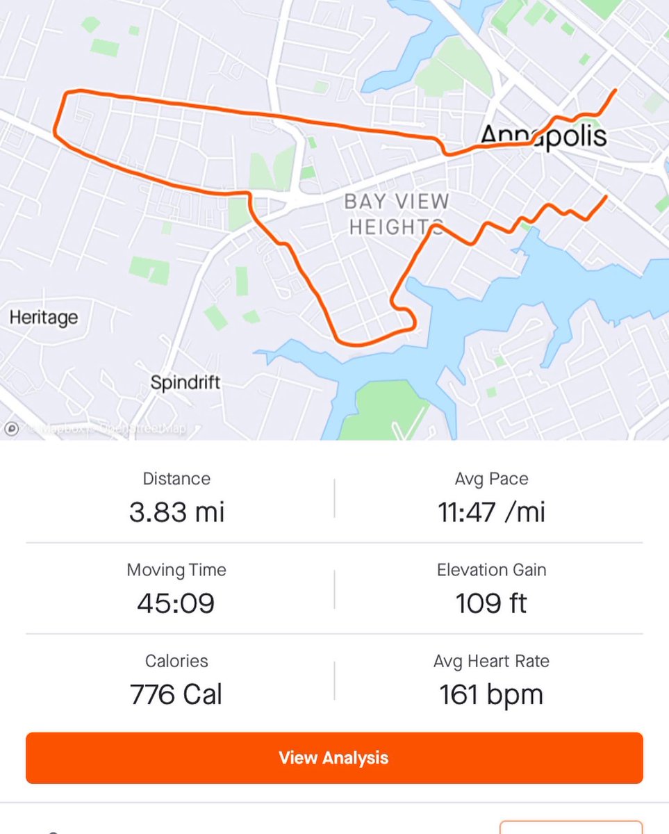 sandison_bill's tweet photo. Abe hitched a ride for the whole run this morning. #runnersover50 #clydsedalerunner #running #runner #runmaryland #runannapolis #runnaptown https://t.co/hsV7a2RpDP