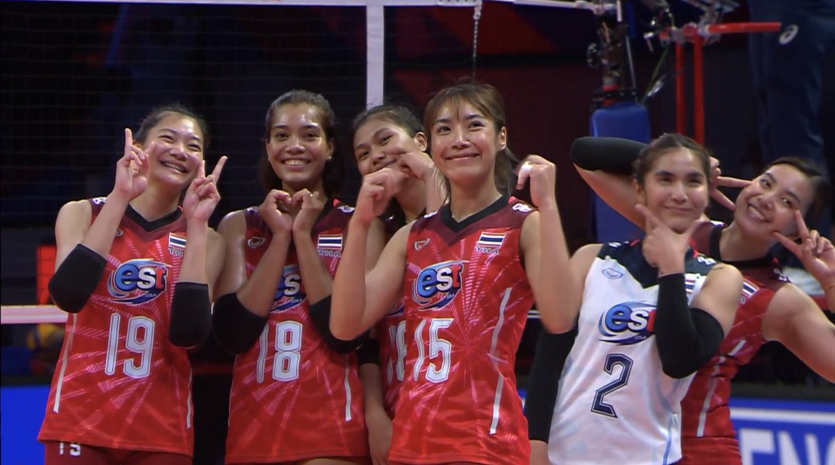 ถ้าถามว่าทำไมถึงมีคนจำนวนมากชอบทีมไทย นี่เลยคำตอบ always smile #วอลเล่ย์บอลหญิง