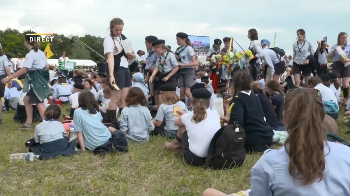 KTOTV's tweet photo. 30 000 #SUF fêtent la #Pentecôte et les 50 ans de leur mouvement à Chambord.

👉Suivez la messe en direct sur https://t.co/MSoHHxs3Yo https://t.co/DpvG4ENT7k