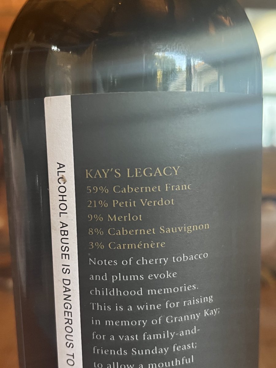 Carménére in South Africa?  2018 Kay’s Legacy from ⁦⁦<a href="/LozarnWines/">Lozarn Wines</a>⁩ met n skaapribbetjie.