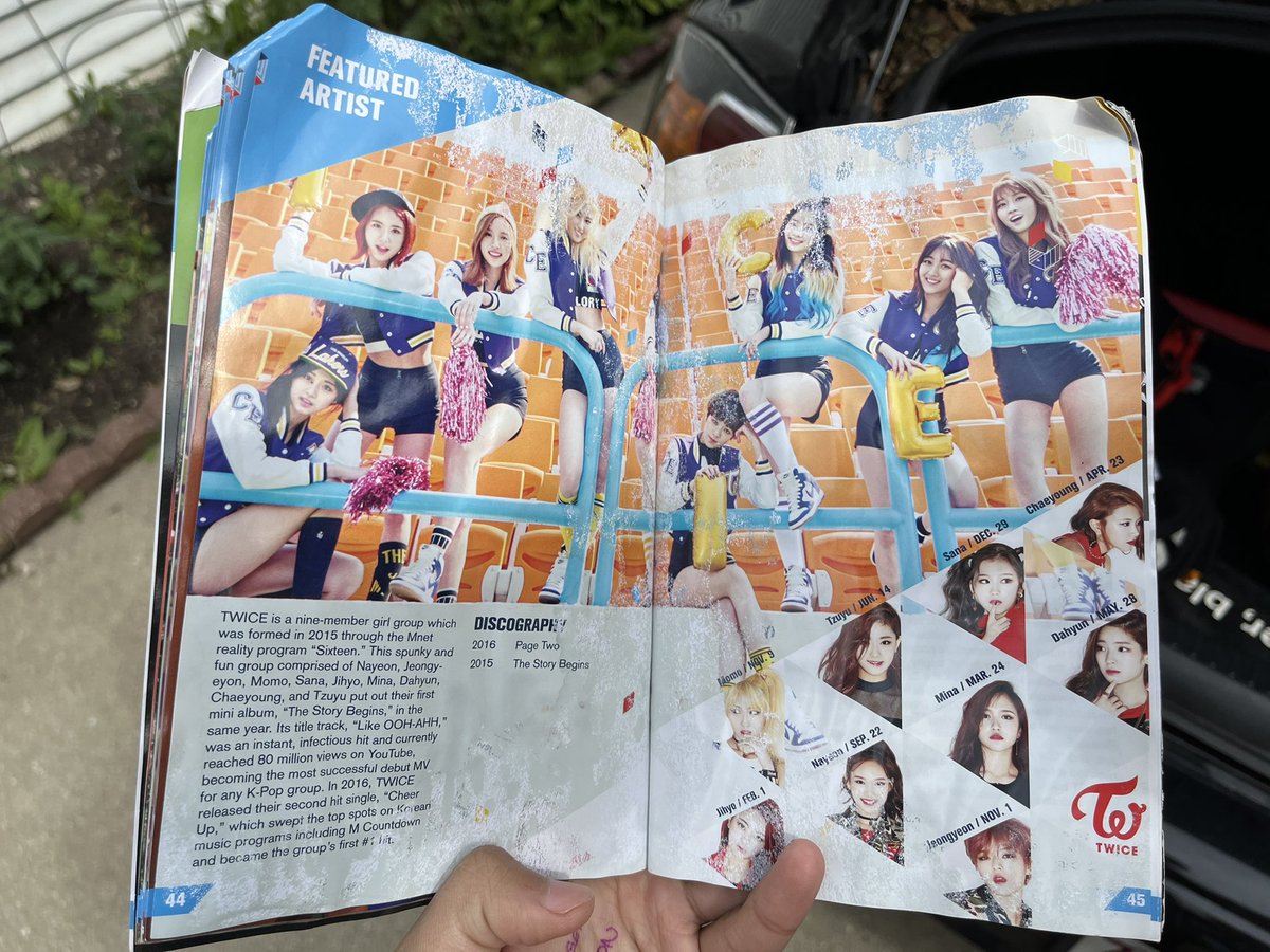 Civil_Eyez's tweet photo. Found this booklet of kcon cleaning out my trunk. Little did I know, this weekend will change my life #kconla2016 #kcon #twiceinkcon #TWICE @JYPETWICE https://t.co/GmebCMQN55