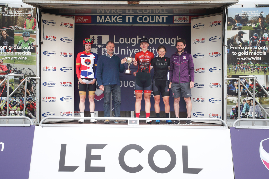 🚴Jose Gilbert Memorial Trophy 🚴

🥇 Isabel Darvill (<a href="/FinishLineRT/">Smurfit Westrock Cycling Team</a>)
🥈 Erin Avill (<a href="/StoreyRT/">Storey Racing</a>)
🥉 Abbie Taylor (Sheffield Dirt Society)

📷 <a href="/StillSportPhoto/">Still Sport Photography</a> 

#LboroUniversity #LboroSport #LboroCycling