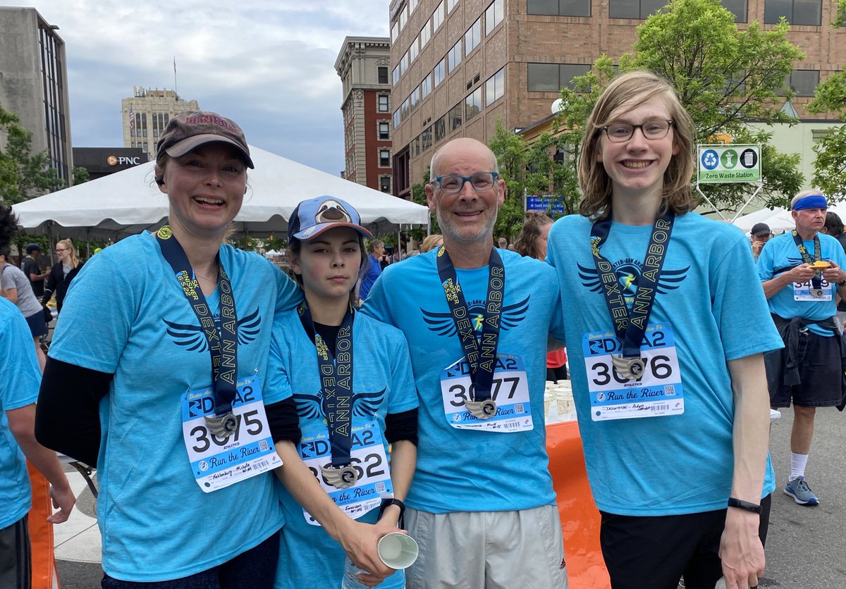 Kahlenberglab's tweet photo. #runDXA2 was super fun and got the family moving this morning! https://t.co/2uAILjzFJi