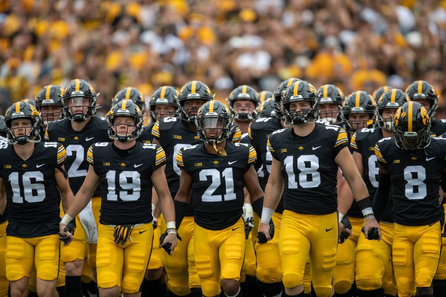 #AGTG After a great conversation with <a href="/CopelandKelton/">Kelton Copeland</a> I am blessed to say that I received an offer from the University of Iowa.🐤 <a href="/HawkeyeFootball/">Hawkeye Football</a> <a href="/BHoward_11/">Brandon Howard</a> <a href="/EDGYTIM/">Timothy “EDGYTIM” OHalloran</a> <a href="/Bryan_Ault/">Bryan Ault - Midwest Scout</a> <a href="/G1Bound/">Gus Ramos</a>
