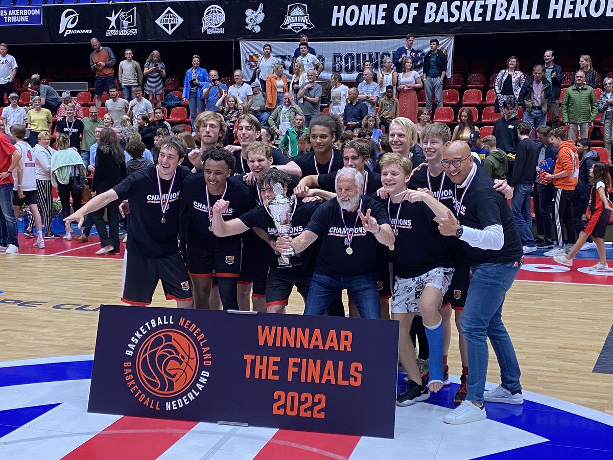 bouncersbball's tweet photo. We did it 👍🏀 👊

Ons M20 team is Nederlands kampioen van het seizoen 2021/2022 😃
Teamspirit, Drive, Commitment &amp; Plezier
@Basketball_NED @SportpuntGouda @M_bunnik @PieterVerhoeve @DitiszoGouds @FrankBerteling https://t.co/aliMQiucGu
