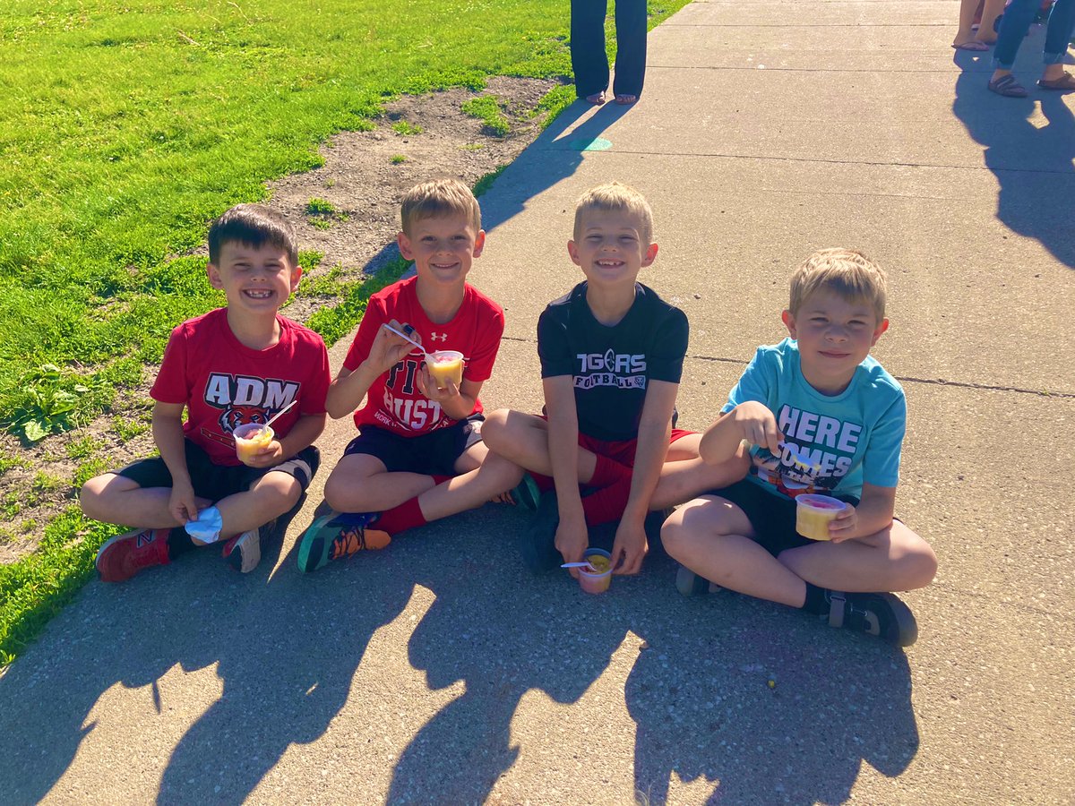 MissJobst's tweet photo. So many fun activities to end a great year! #WeAreADM https://t.co/Slk85LCADv