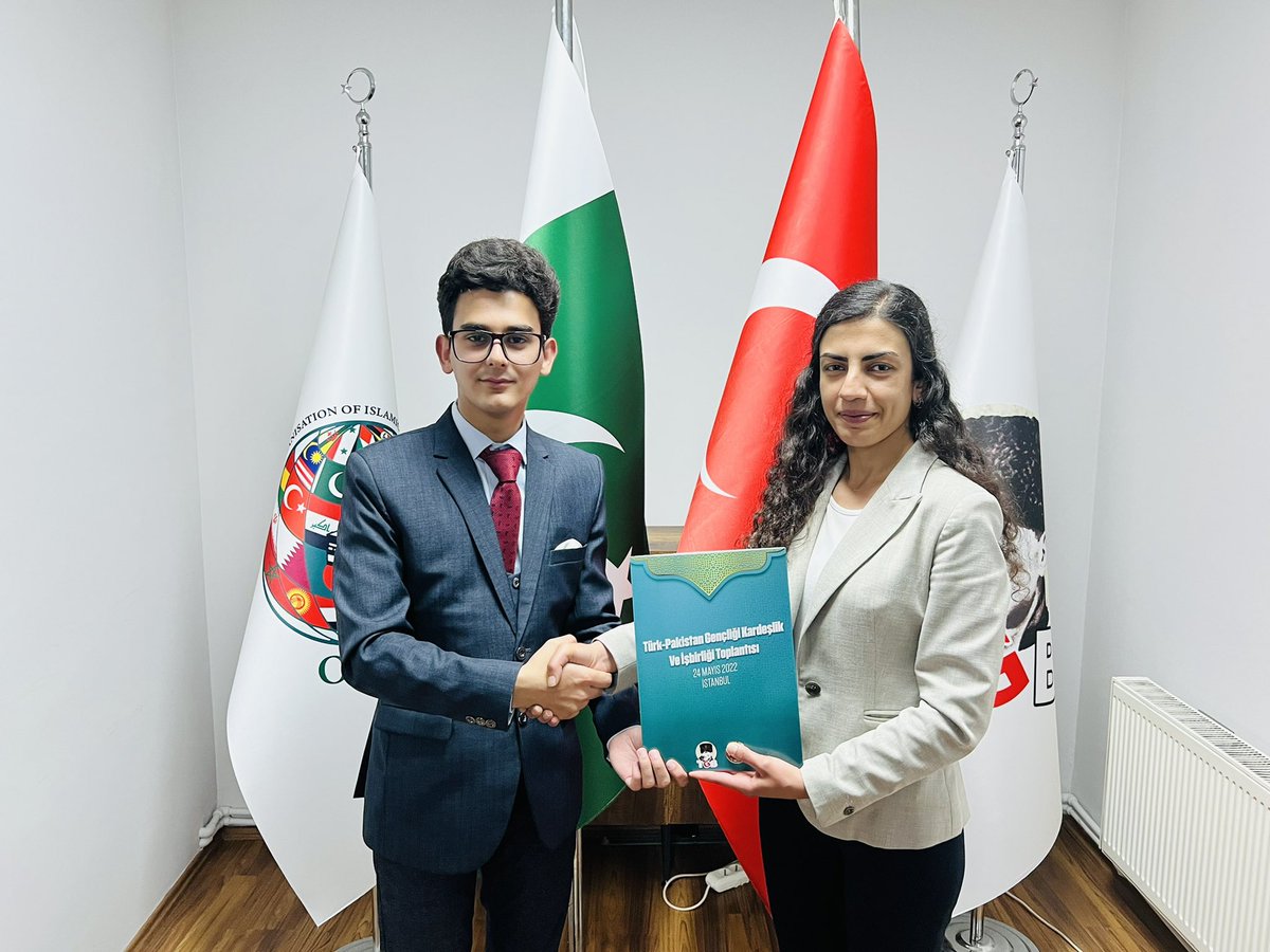 IslamicYouthOrg's tweet photo. President Organisation Of Islamic Youth @hammadkakar211 🇵🇰 and President @genclikbirligi Miss. @dilekcinarTGB 🇹🇷 are signing a five-point agreement between two organizations.
#PakTurkFriendshipZindabad 🇵🇰🤝🇹🇷
#Pakistan #Turkey #Tuerkiye https://t.co/UGniC70MkR