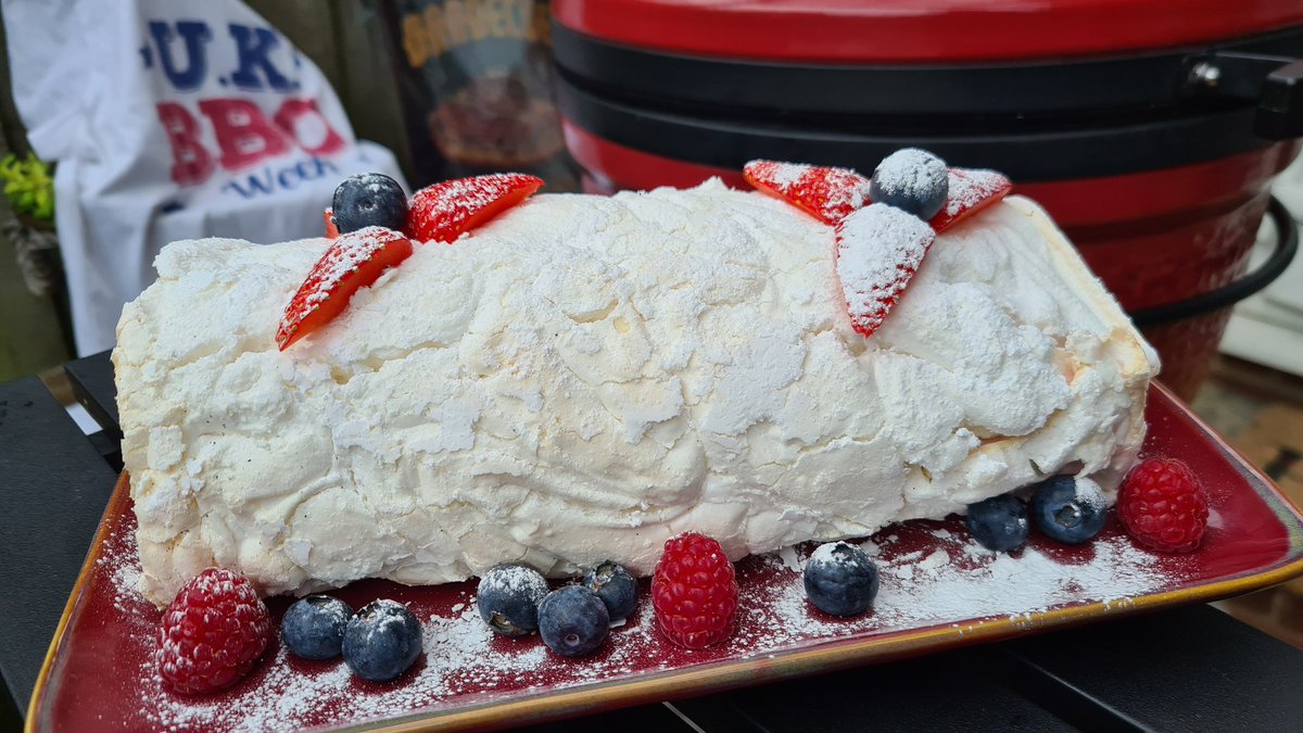 Finale @UKBBQweek and a right Royal Roulade fit for our Queen 👸 #PlatinumJubileeCelebration 
Made with my favourite store cupboard ingredient @little_pod baked in my Classic @KamadoJoeUK 
Charcoal @Bigkproducts
What a fabulous week of bbq & celebrations 🍾 🥂 🔥 ❤️ #ukbbqweek