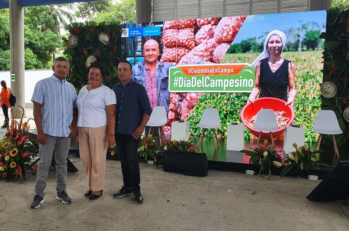 URestitucion's tweet photo. 📍Hoy conmemoramos #ElDíaDelCampesino desde #Montería en el Gran Encuentro Agropecuario donde nuestros beneficiarios de #restitución participan mostrando lo mejor de sus #ProyectosProductivos 🍯. Estamos orgullosos que hoy son empresarios del campo 👏👏 https://t.co/GkJO9ccSoY