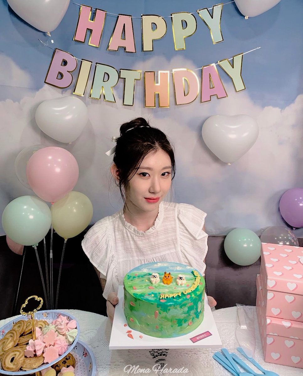 happy (late) “Mona” day! 💛