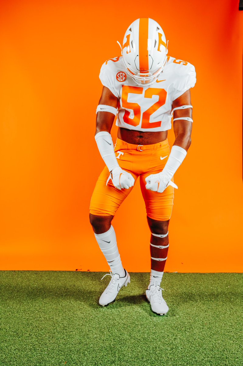 Wilky Denaud (@wilkydenaud30) on Twitter photo 🍊🍊👀
<a href="/coachg76/">Rodney Garner</a> @CoachWMartinez <a href="/Coach_Kee_/">Tyson Kee</a> <a href="/tcelite7on7/">Treasure Coast Elite</a> <a href="/CoachGroody17/">Mickey Groody</a> #Vols 🍊🍊👀
<a href="/coachg76/">Rodney Garner</a> @CoachWMartinez <a href="/Coach_Kee_/">Tyson Kee</a> <a href="/tcelite7on7/">Treasure Coast Elite</a> <a href="/CoachGroody17/">Mickey Groody</a> #Vols