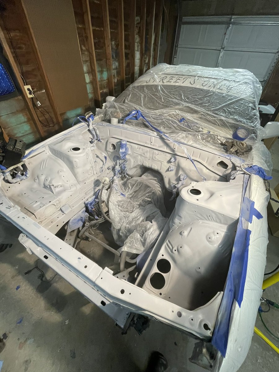 RavenRacingLLC's tweet photo. Engine bay prepped and painted on the skyline! @Streets_Only
#r32 #skyline #skyliner32 #NISSAN #gtst #r32skyline #cars #carsofnebraska #carsoftwitter https://t.co/7jcj96ESOU