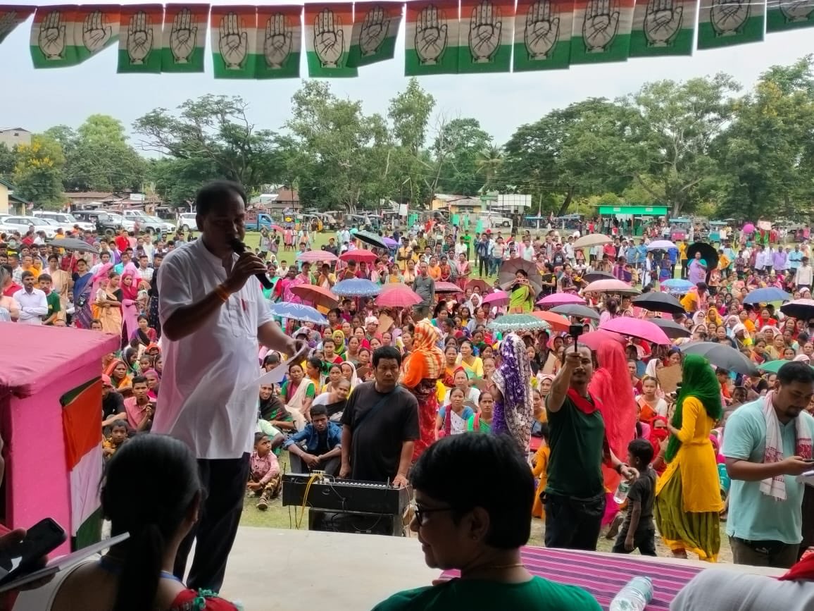 INCAssam's tweet photo. Snapshots of campaign program for KA Autonomous Council election led by APCC President @BhupenKBorah along with WP @RGoswami87, MLA @DigantaBarmanIN , MLA Bhaskar Barua, APMC President @borthakur_mira & other leaders.
#KAACElection https://t.co/K939QE0O6M