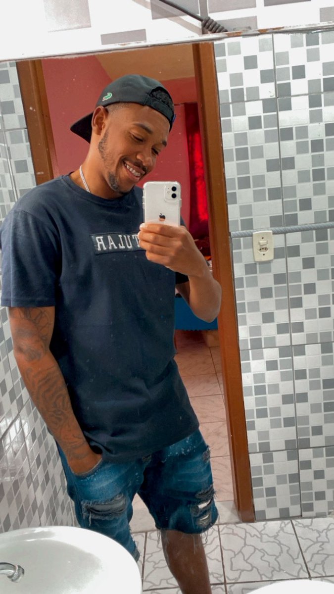 Mantenha os olhos nas estrelas e os pés no chão 🧏🏾‍♂️