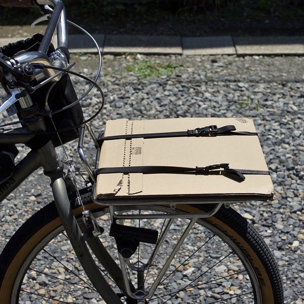 urawaRIMBA's tweet photo. 大きい目のラックで荷物の固定に便利なROK strapsが便利。再入荷しています。
レコード、AOクーラー、スタッフサック…。
簡単に長さの調整もできて、しっかり固定できます。
https://t.co/YxXdlCEaei
#rokstraps #ロックストラップ #パッキング #bikepacking #ストラップ https://t.co/SJufo0kK3x