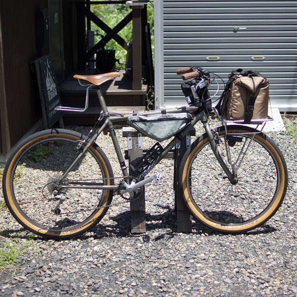 urawaRIMBA's tweet photo. 大きい目のラックで荷物の固定に便利なROK strapsが便利。再入荷しています。
レコード、AOクーラー、スタッフサック…。
簡単に長さの調整もできて、しっかり固定できます。
https://t.co/YxXdlCEaei
#rokstraps #ロックストラップ #パッキング #bikepacking #ストラップ https://t.co/SJufo0kK3x