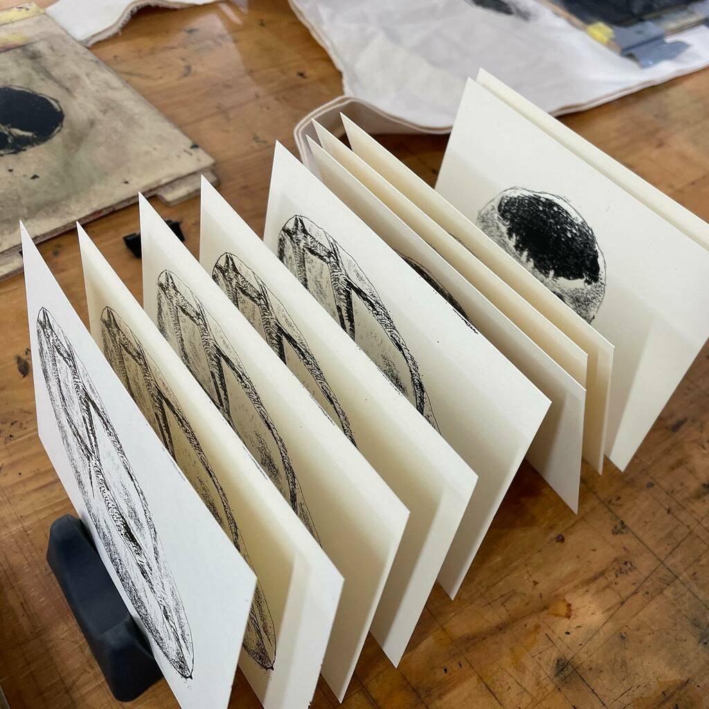 昨日はパンWS個人レッスンでした。
複数あるパンモチーフにはレベルがあるのですが、やっぱり難しいレベルは製販刷り共に違いがあるようです。 instagr.am/p/Cea7STmvTCH/