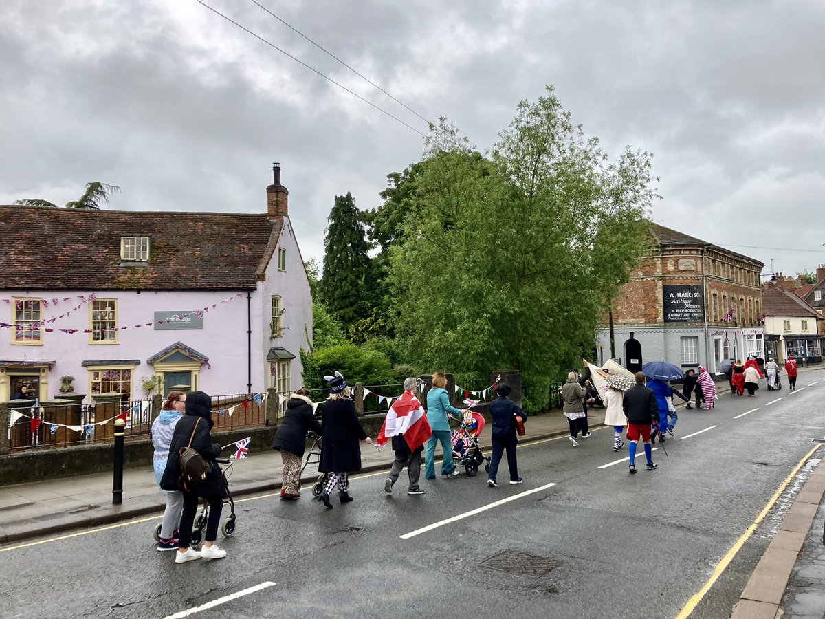 Well done Horncastle!!!! Everyone from our MP to the flower club, Clarence House <a href="/PrimelifeUK/">PrimeLife</a>, <a href="/HorncastleThCo/">Horncastle Theatre</a> (The Prize Winners!), dance group, and Squash Club you did us all proud #PlatinumJubilee #LoveHorncastle
