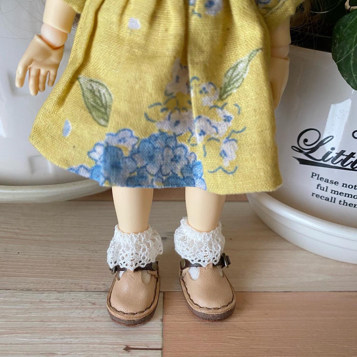 hitotsu_mini's tweet photo. モンストちゃんサイズのTストラップシューズです😊
minne、creemaで販売中です！
⁡
本日6月5日(日)minneは21時から3時間限定♪3,500円以上のお買い物で400円OFFクーポンが使えます！creemaもポイント5倍デーですお得な時にぜひご利用下さい😊
⁡⁡#モンストドール
#モンストドール靴 
#ミニチュア靴 https://t.co/IUhgUSwggC