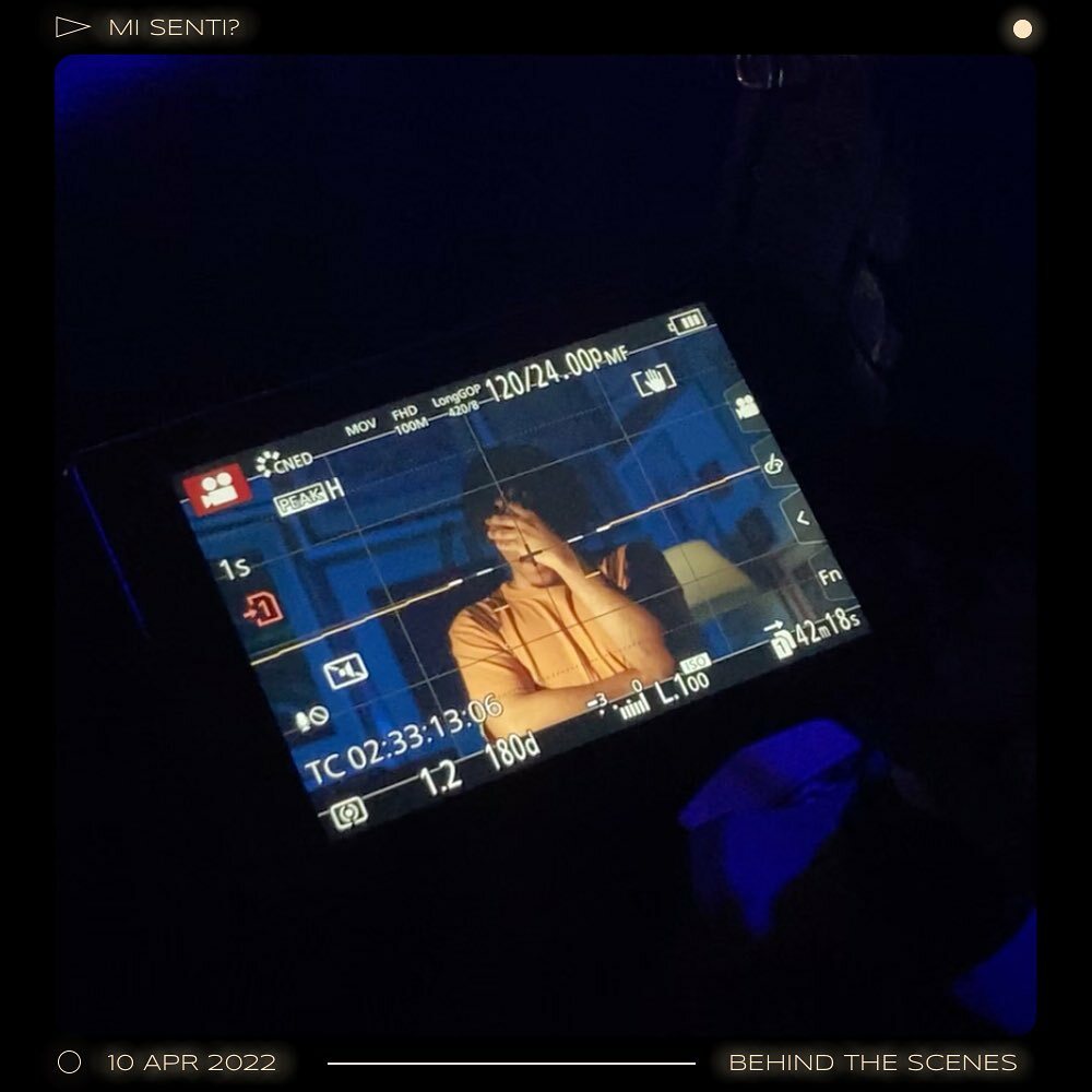 Behind the scenes: frustrated director or amazing performance?

@luciallanosubijana <a href="/sara_pitto/">Sara Pitto</a> 

#setlife #shortfilm #filmmaker #behindthescenes #womeninfilm #blackfilmmakers