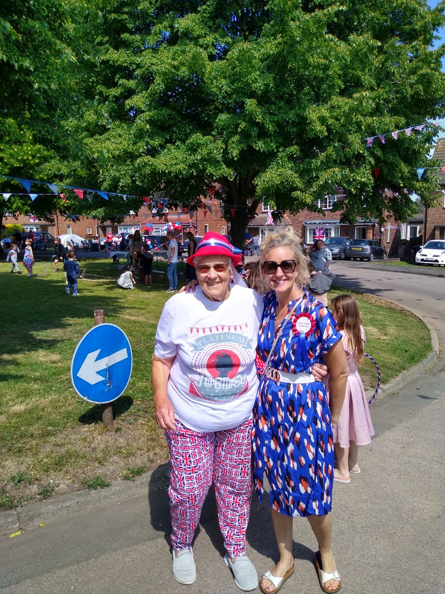 IanKempWare's tweet photo. Great to see Jubilee street parties this weekend around Ware. Below is Lower Bourne Gardens and Croft Road, organised by Karen Catlin and her team. Good luck if yours is today, hope the showers hold off! Music 5-8pm at @WarePriory after yesterday's family fun day @WareTownCouncil https://t.co/DzL88JVlzk