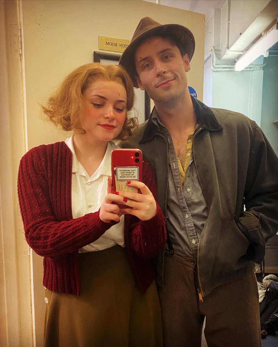 laurenzazzles's tweet photo. Our friendship summed up in two pics
@bonnieclydeldn
#bonnieandclyde #bonnieandclydemusical #blanchebarrow #buckbarrow #blancheandbuck https://t.co/wiT6HWDayp