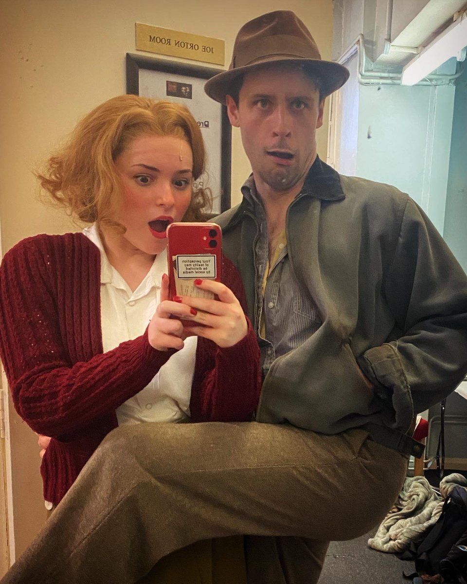 laurenzazzles's tweet photo. Our friendship summed up in two pics
@bonnieclydeldn
#bonnieandclyde #bonnieandclydemusical #blanchebarrow #buckbarrow #blancheandbuck https://t.co/wiT6HWDayp