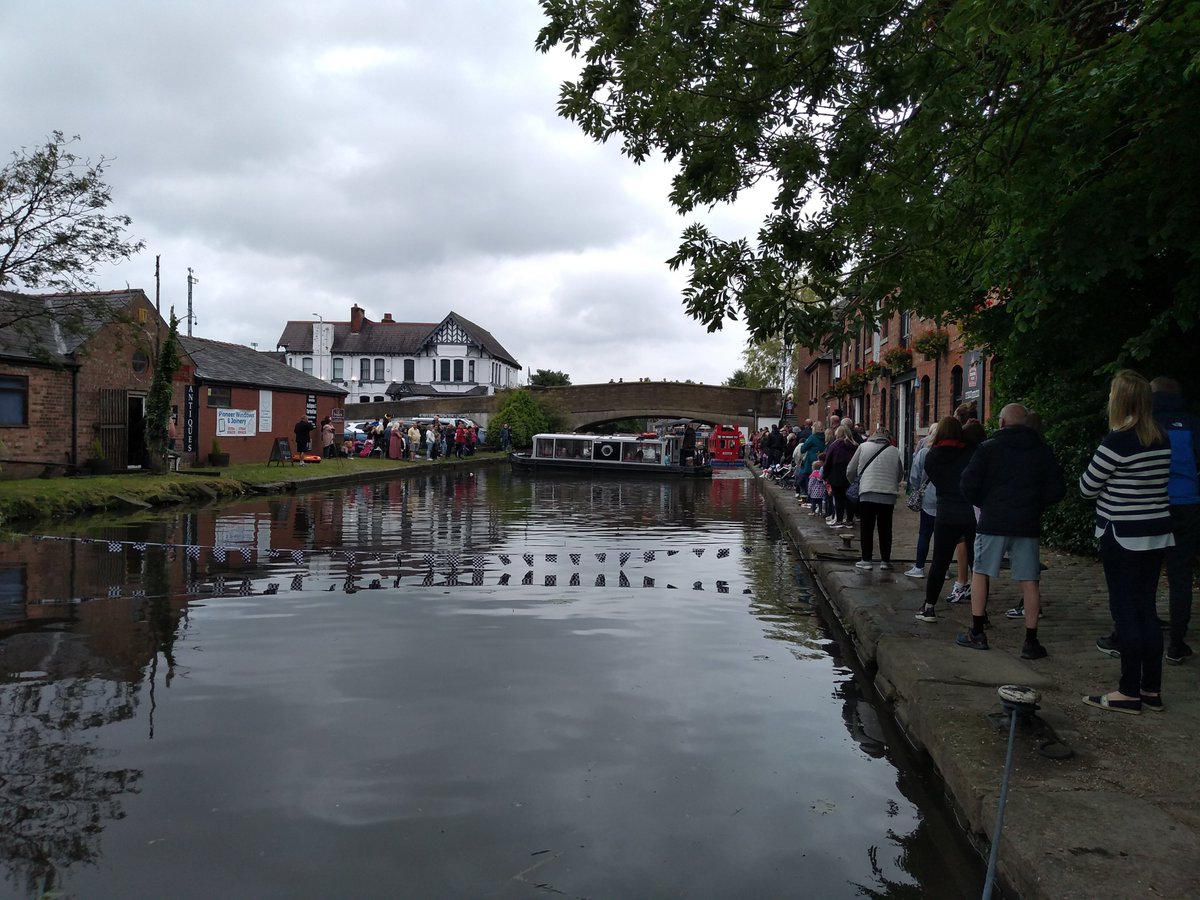 Mrs Biscuit tweet media