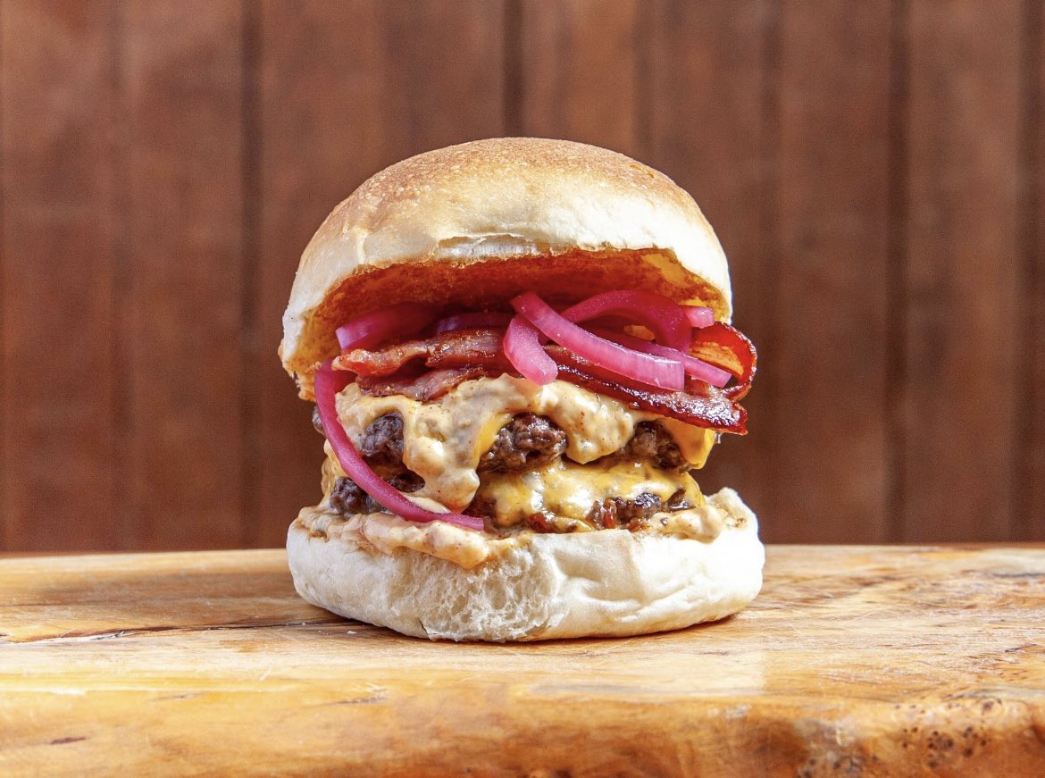 roddyburger's tweet photo. Nothing sorts a Jubilee Hangover quite like The Gazza! We’re open till 6 On Camden Road, and serving outside @TWSussexArms all day next to the @Local_and_Live stage! #roddygoodburgers #supportlocal #burgerkingsofTW #unfest #tunbridgewells https://t.co/LgP0GGlSUb